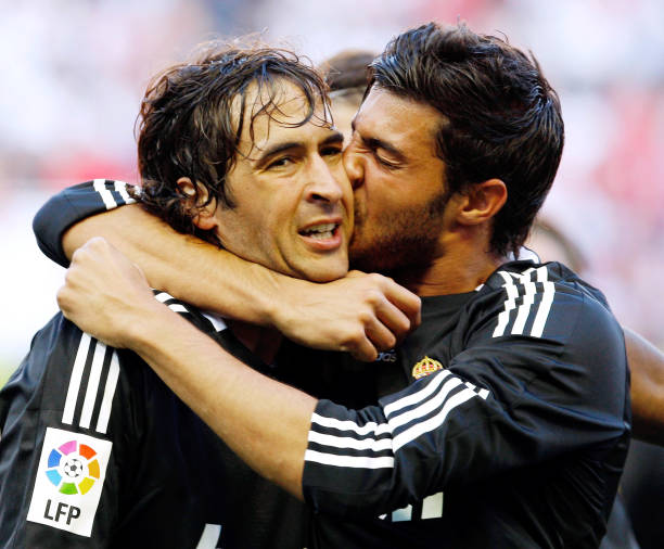 足球裁判视角:如何准确判定定位球和任意球?