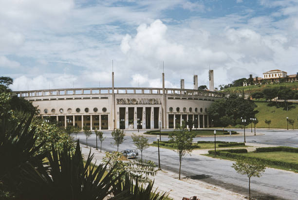 巴中中学足球场升级:为学子提供更好的训练环境