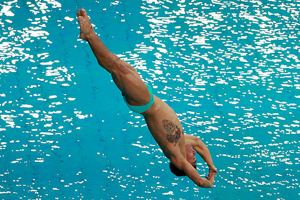 世锦赛100米自由泳决赛，宁泽涛力压群雄摘金