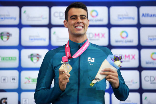 女生游泳转身技巧大揭秘！视频教程带你快速提升