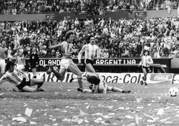 世界杯冠军魔咒：卫冕冠军为何总是难逃小组赛出局的厄运？